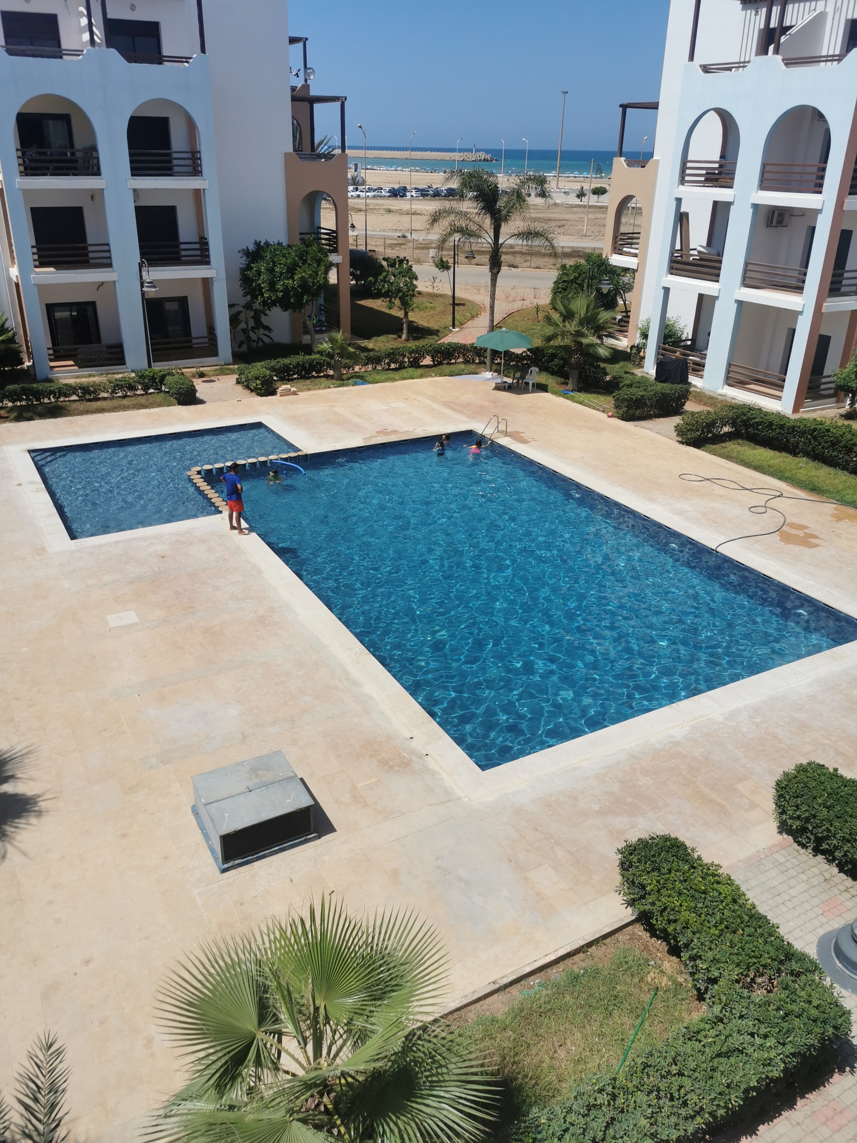 Piscine et plage à Ras El Ma